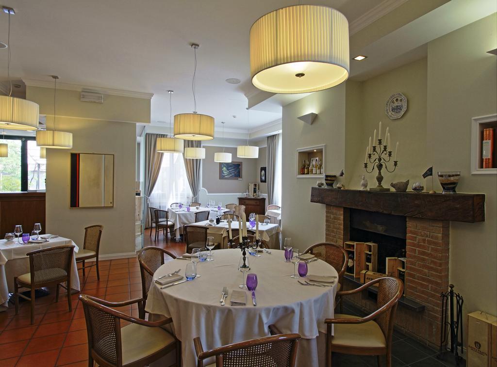 Albergo Della Roccia Varano deʼ Melegari Zewnętrze zdjęcie