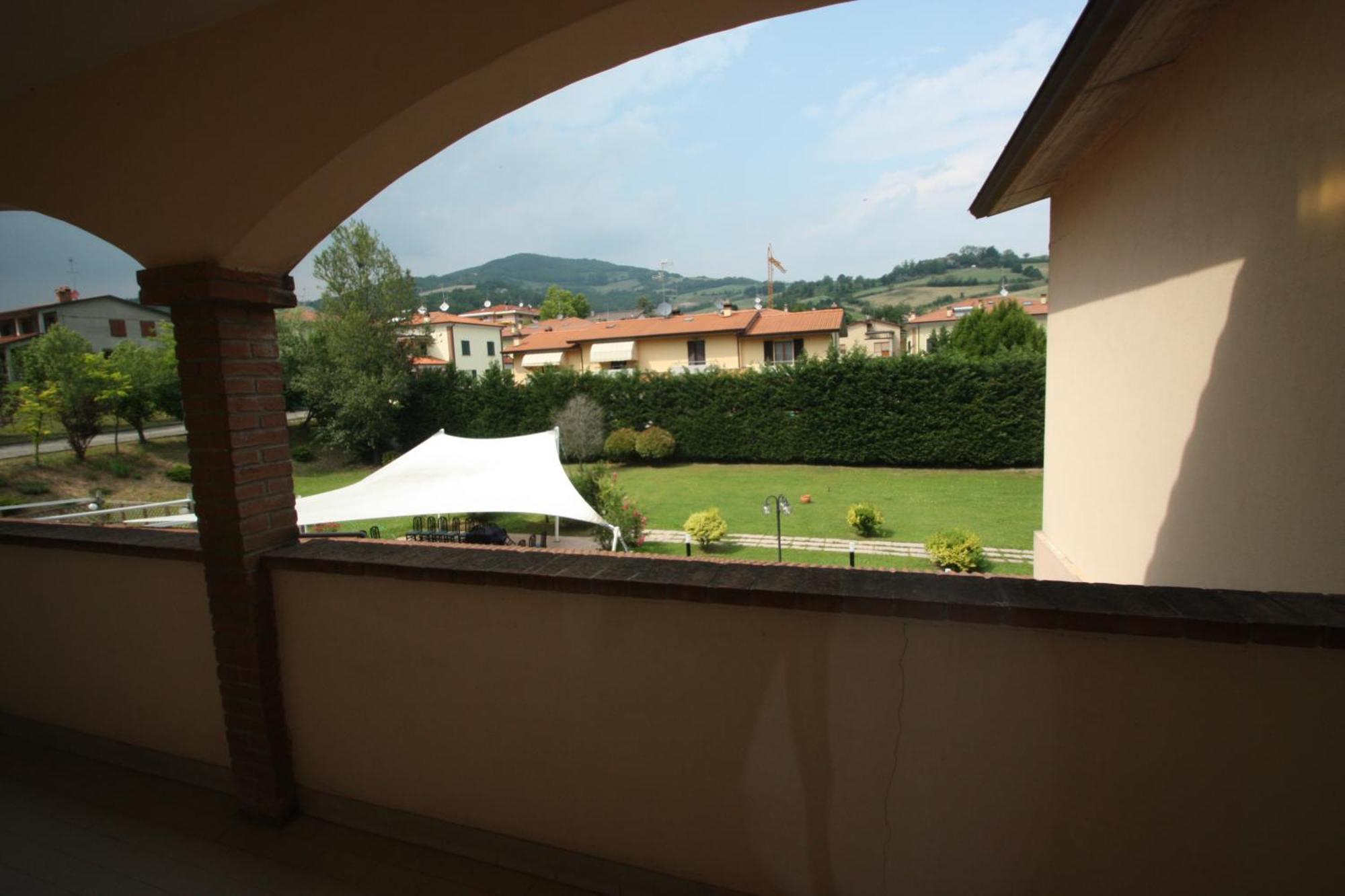 Albergo Della Roccia Varano deʼ Melegari Zewnętrze zdjęcie