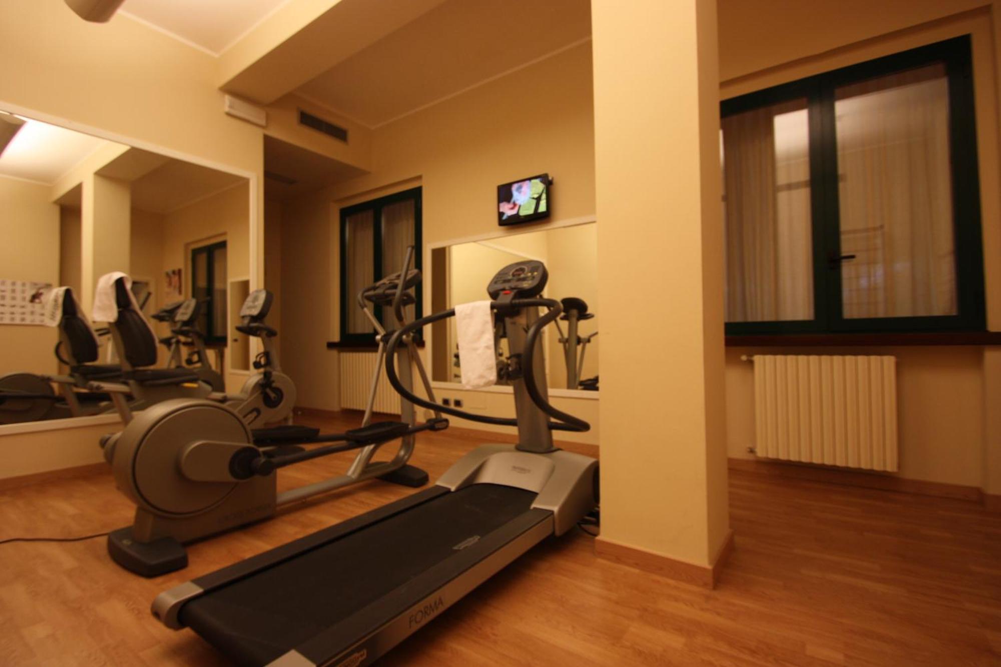 Albergo Della Roccia Varano deʼ Melegari Zewnętrze zdjęcie