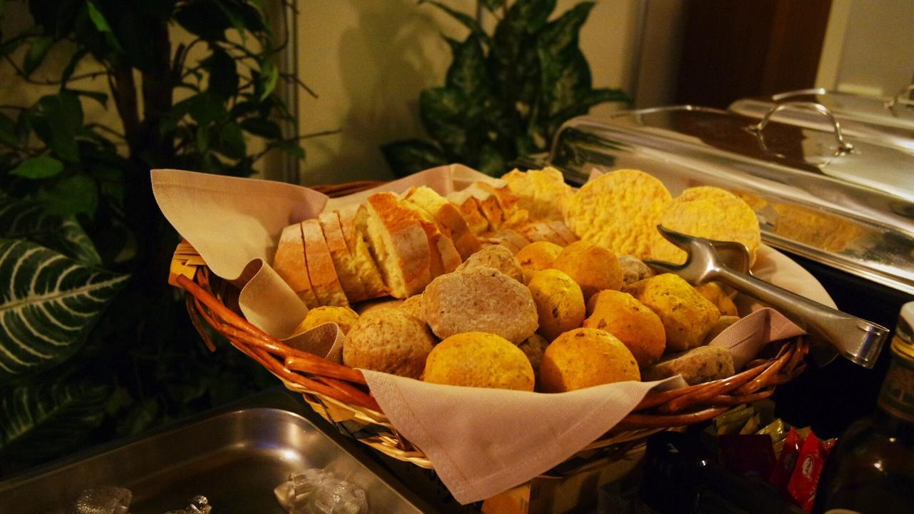 Albergo Della Roccia Varano deʼ Melegari Zewnętrze zdjęcie