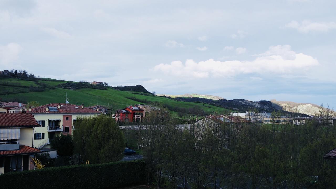 Albergo Della Roccia Varano deʼ Melegari Zewnętrze zdjęcie