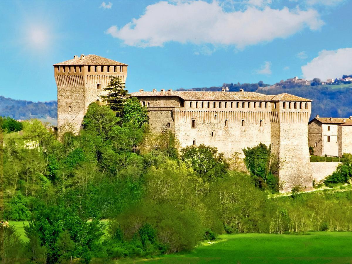 Albergo Della Roccia Varano deʼ Melegari Zewnętrze zdjęcie
